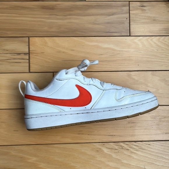 White and orange Nike - Picture 1 of 4